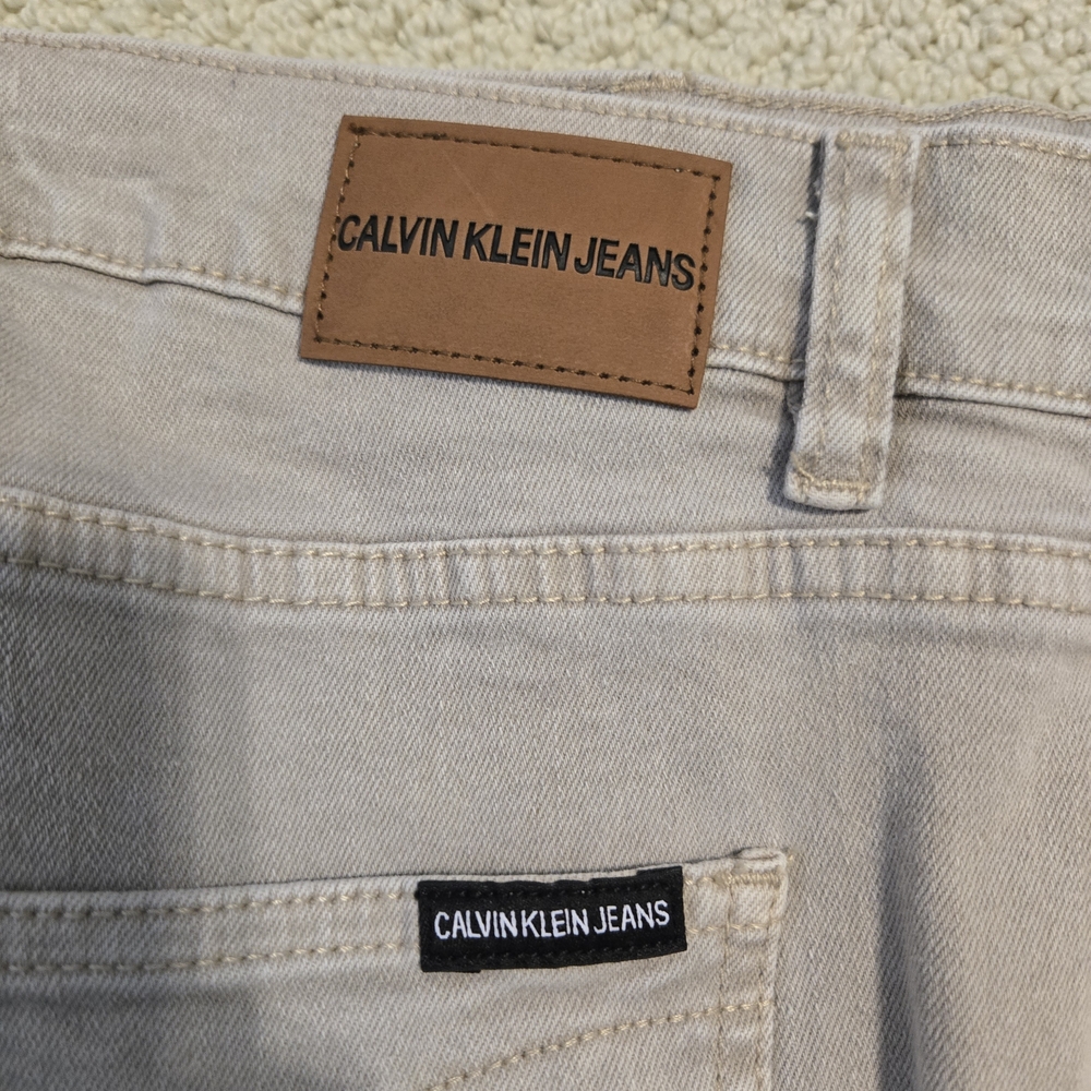 Calvin Klein Women's Cream Jeans, 6 Short, 28" Waist